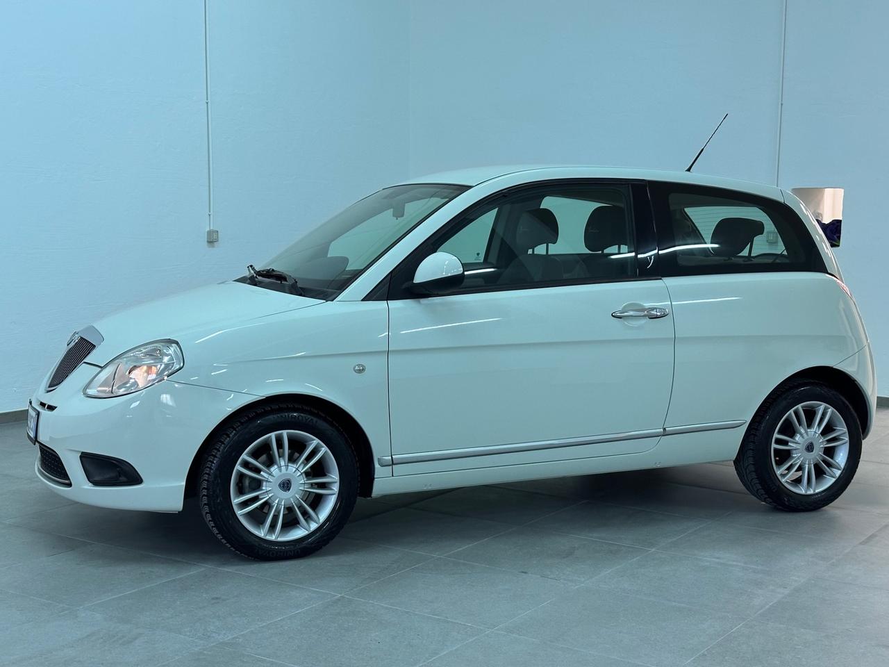 Lancia Ypsilon 1.2 Platino