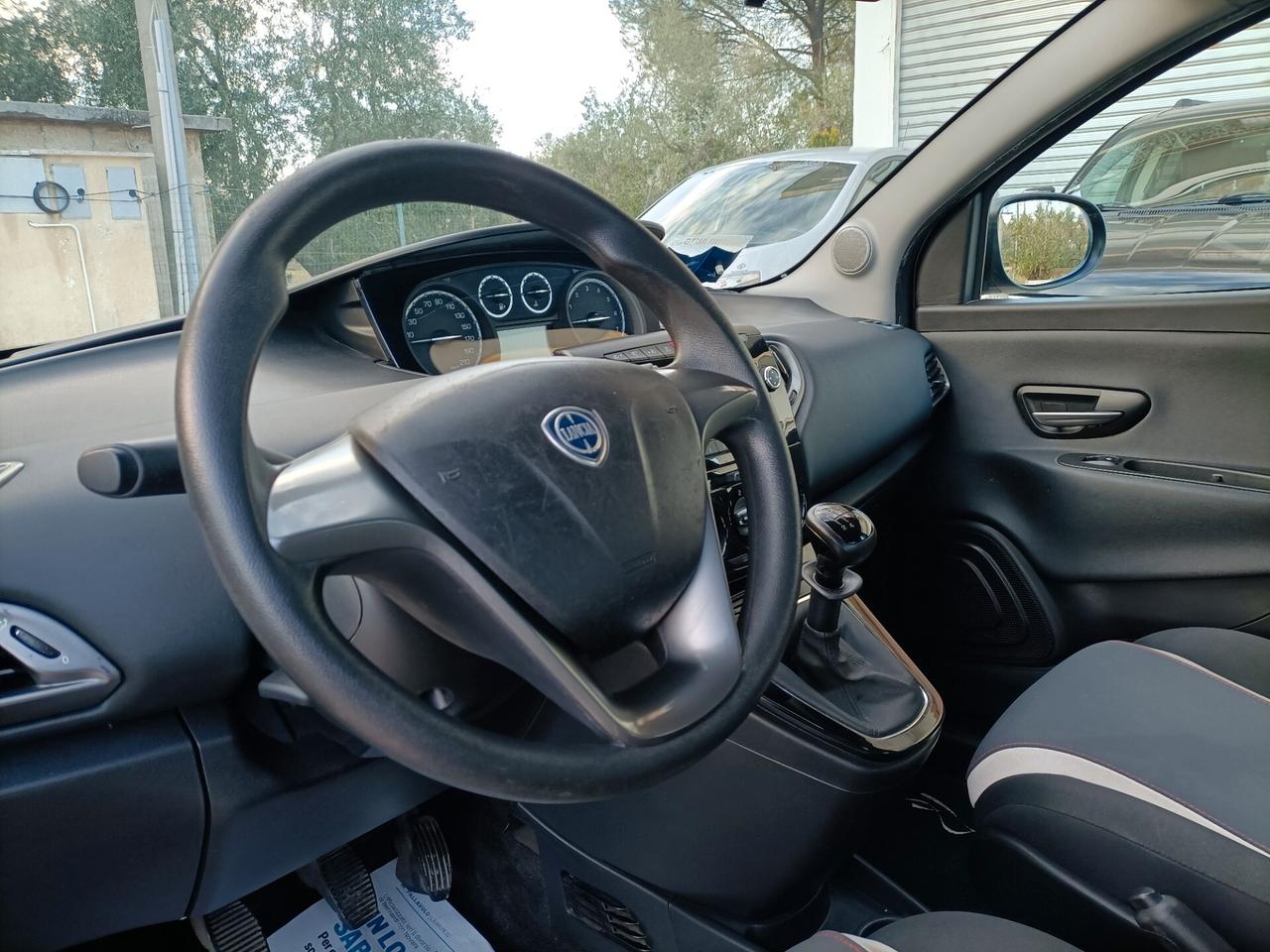 Lancia Ypsilon 0.9 TwinAir 85CV Ecochic Elefantino