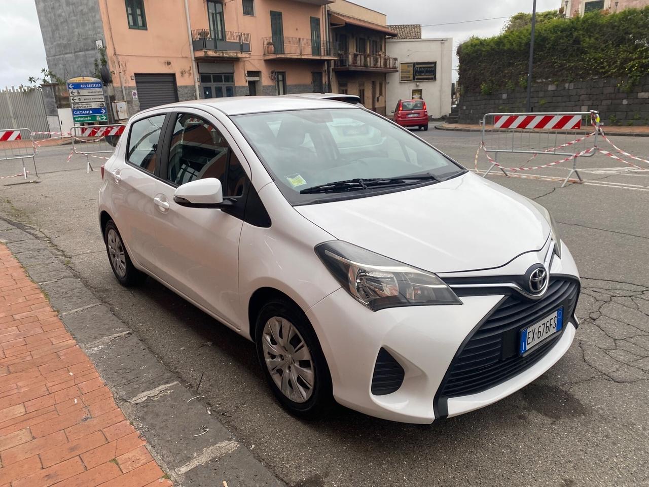 Toyota Yaris 1.0 5 porte Lounge 69cv 2014