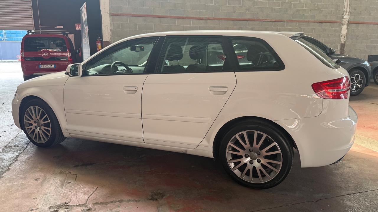 Audi A3 SPB 1.6 TDI 105 CV CR Ambition