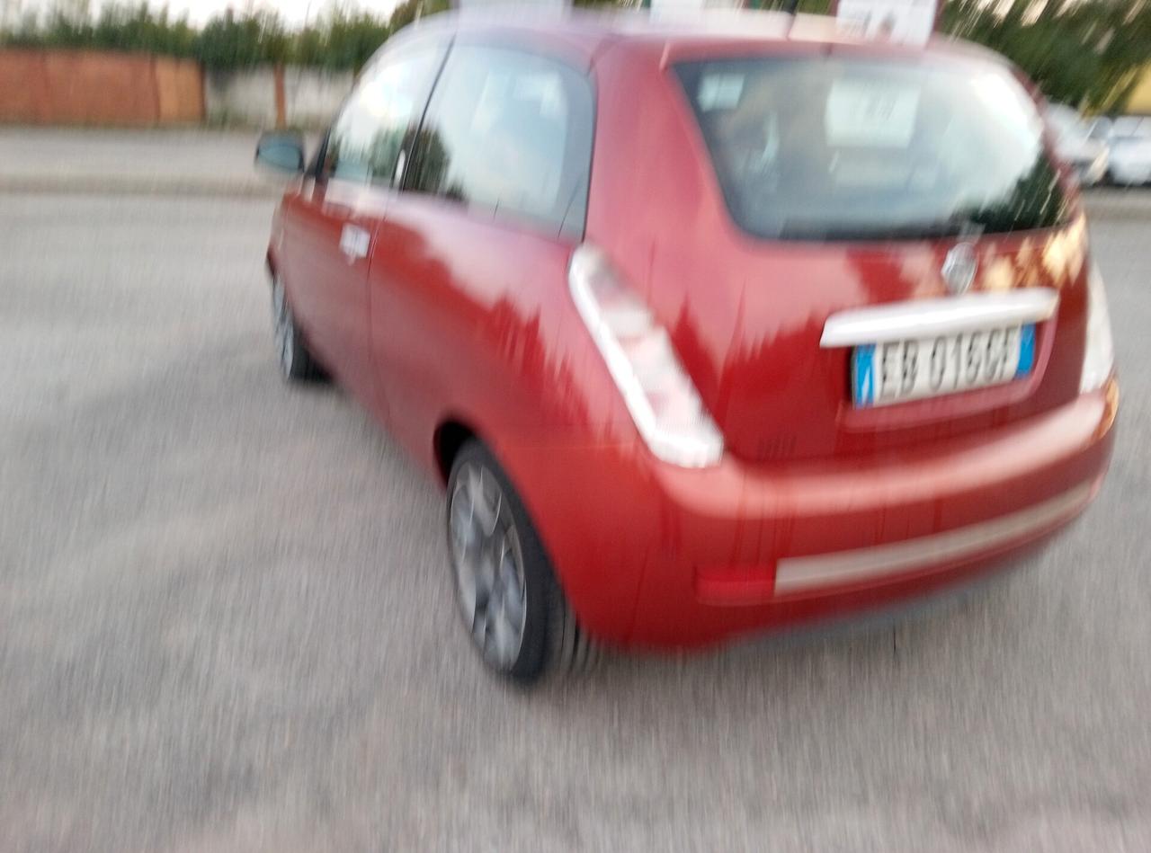 Lancia Ypsilon 1.4 Platino Ecochic GPL