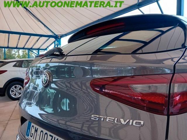 Alfa Romeo Stelvio 2.2 Turbodiesel 210CV Q4 Ti