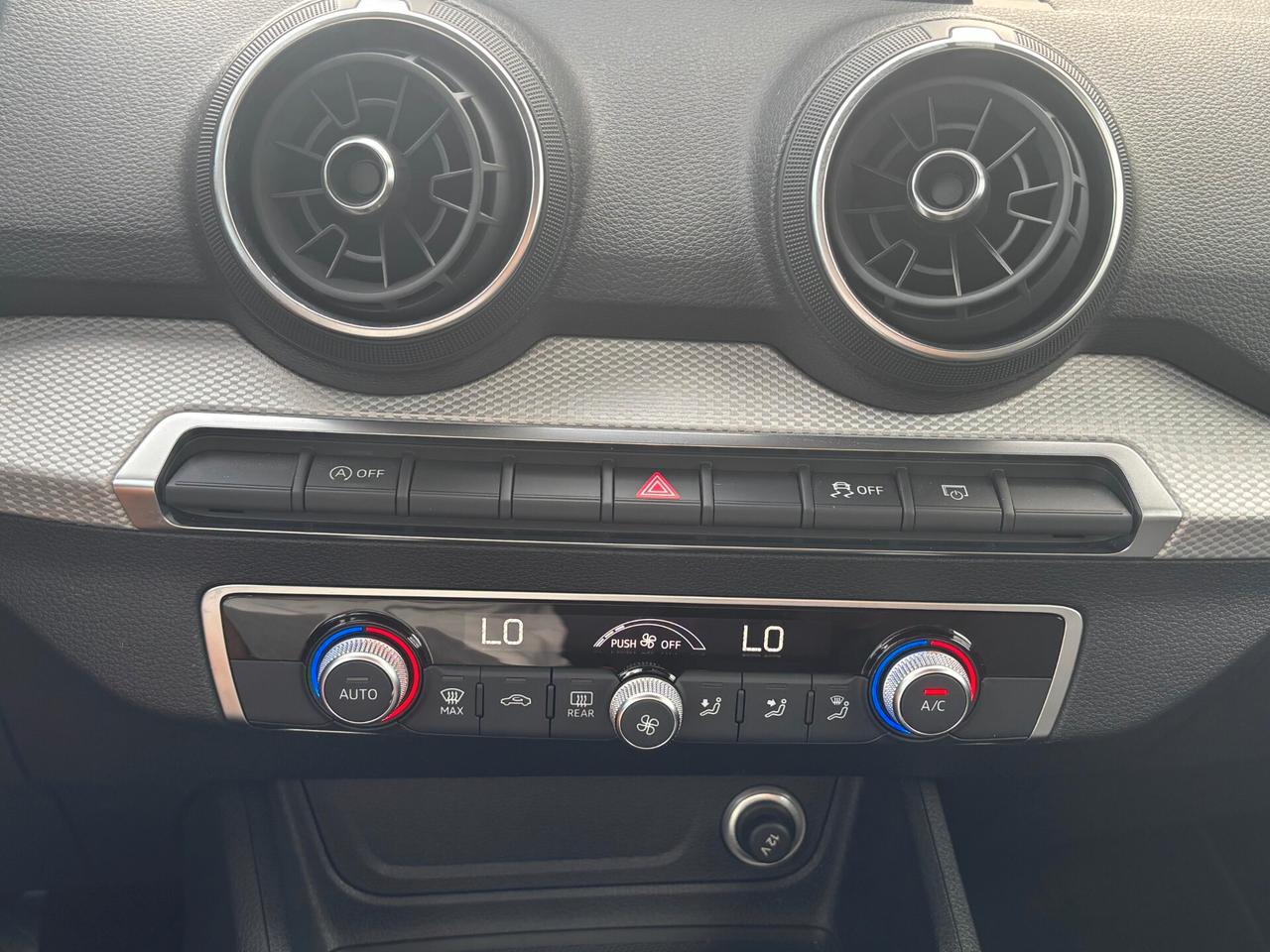 Audi Q2 30 TDI S tronic Business Design
