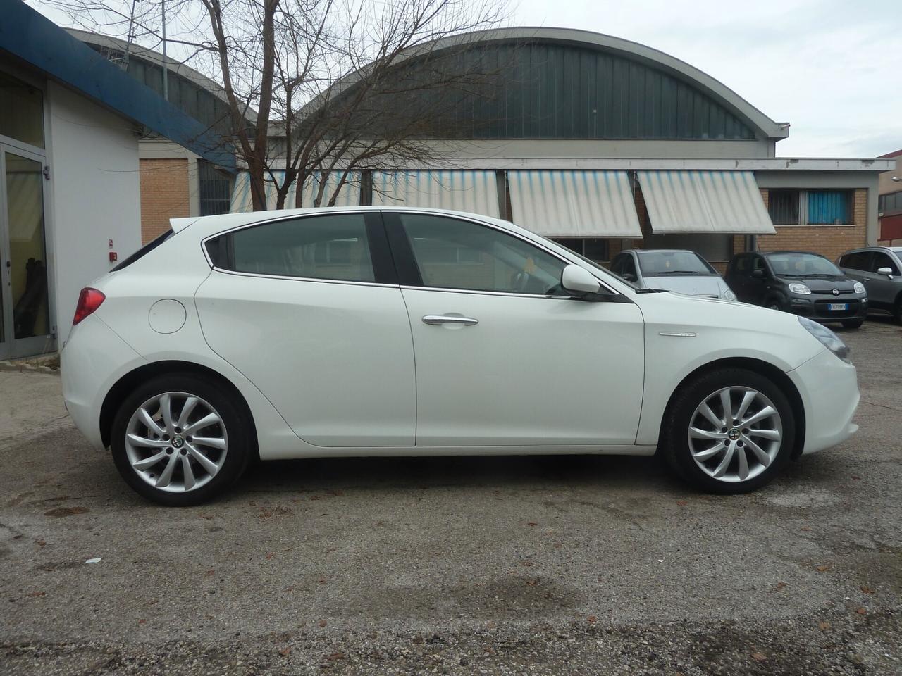 Alfa Romeo Giulietta 1.6 JTDm-2 105 CV Distinctive