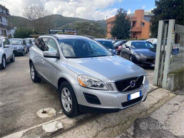 VOLVO - XC60 - D4 AWD Momentum