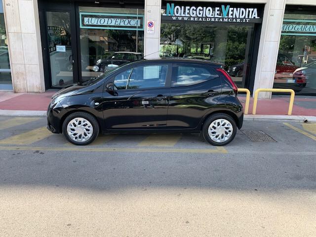 Toyota Aygo Connect 1.0 VVT-i 72 CV 5 porte x-cool