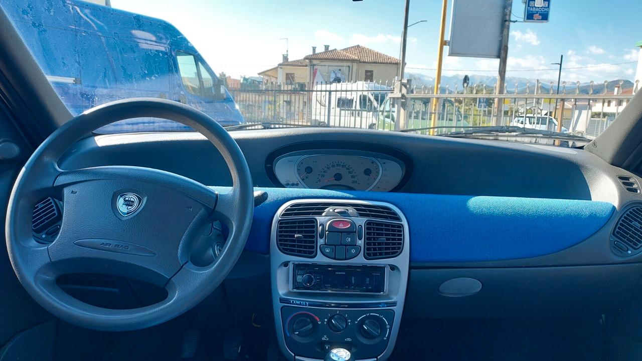 Lancia Y 1.2i cat Unica