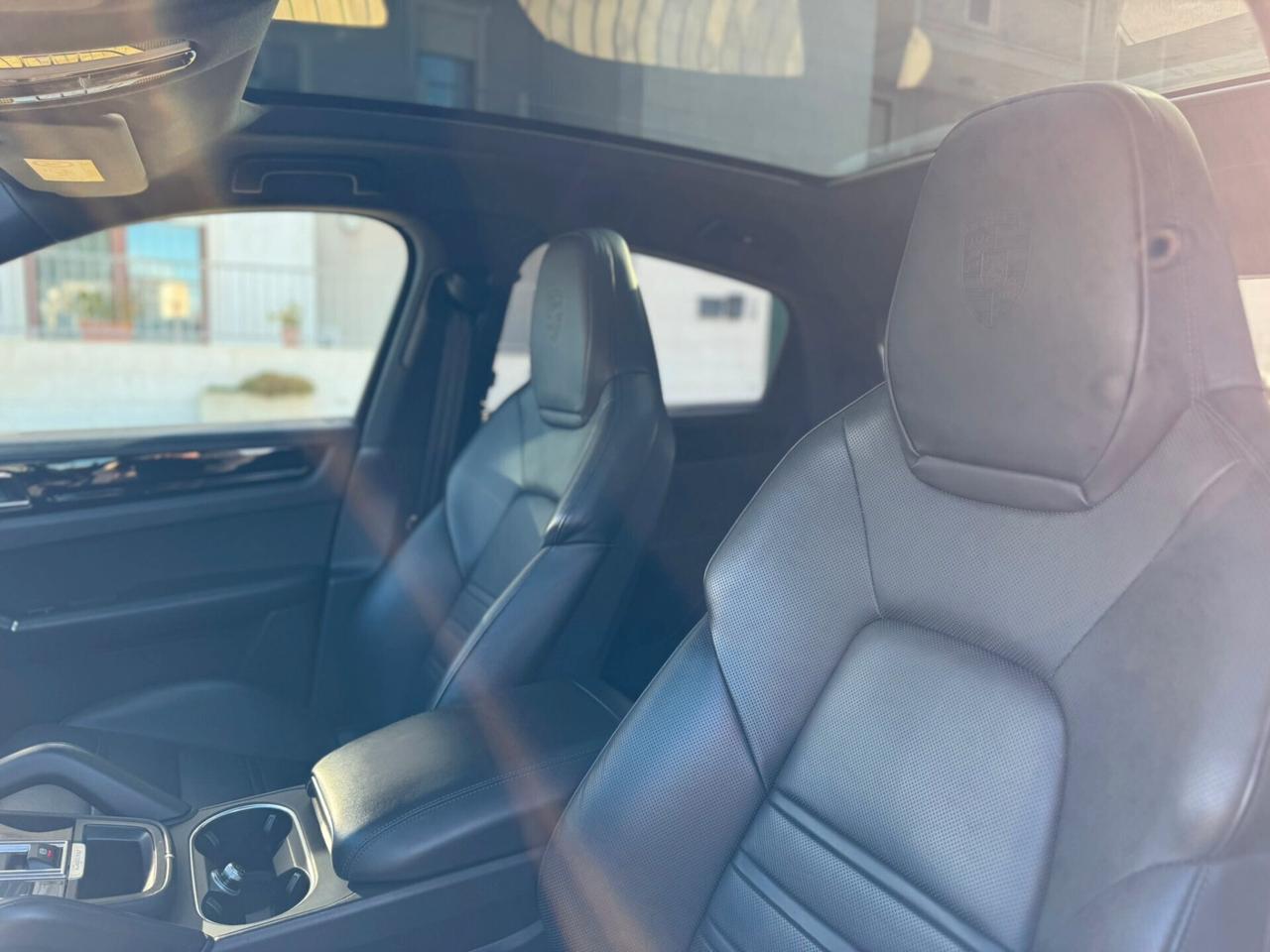 Porsche Cayenne 3.0 V6 E-Hybrid 462 CV