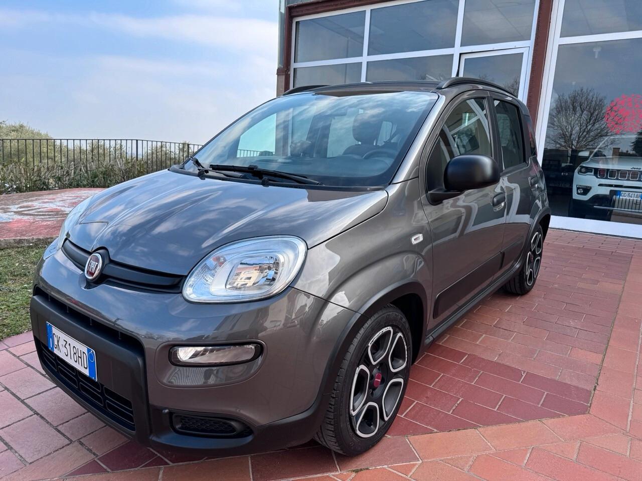 Fiat Panda 1.0 FireFly S&S Hybrid City Life da 120 euro al mese