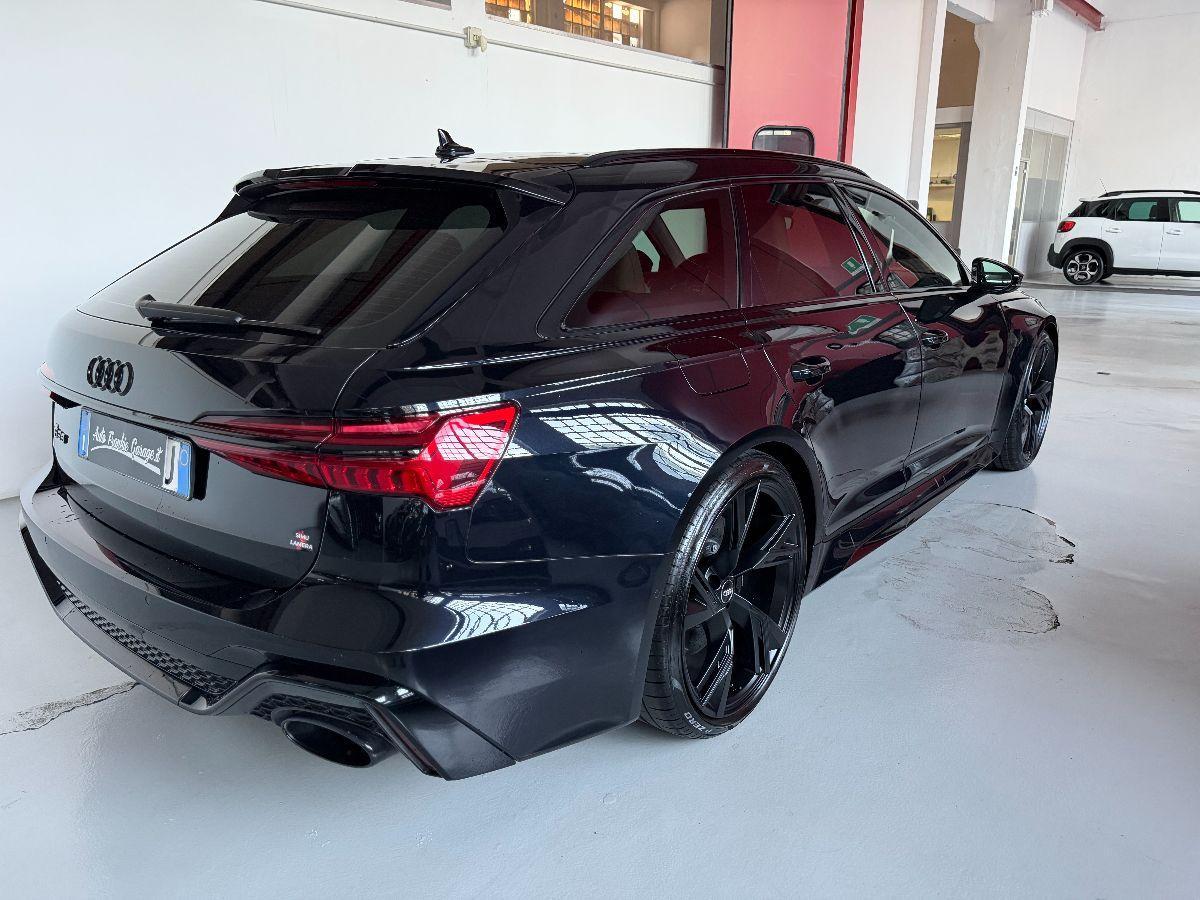 AUDI - RS6