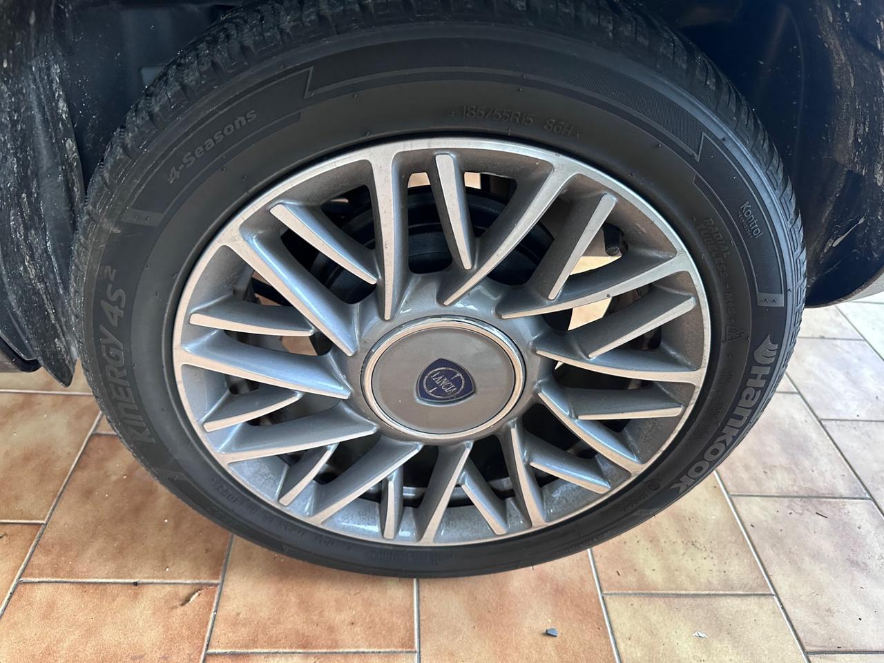 Lancia Ypsilon 1.2benz. 5 porte GPL Gold