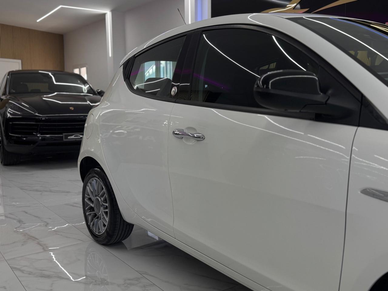 Lancia Ypsilon GPL Ecochic Gold Full Opt