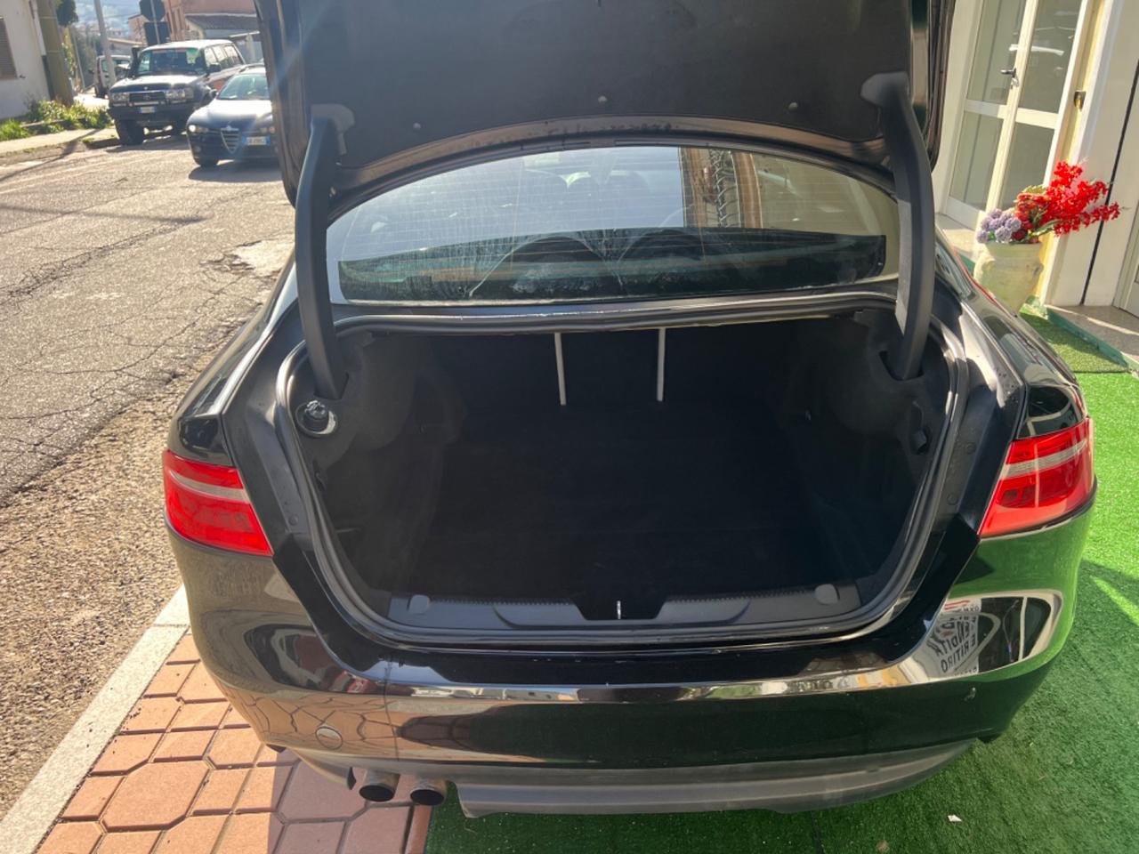 Jaguar XE 2.0 D Turbo aut. Portfolio