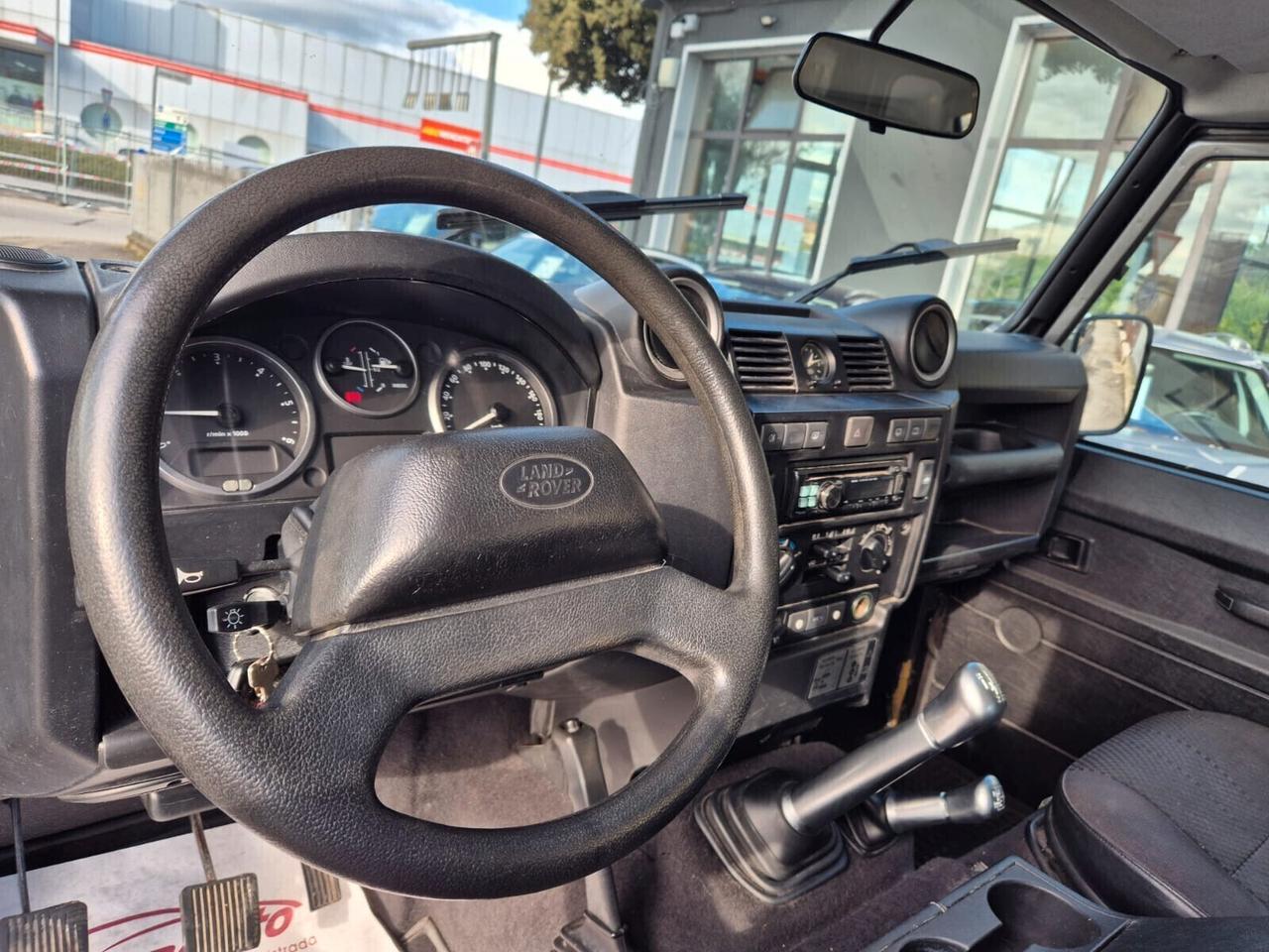 Land Rover Defender 90 2.4 TD4 Station Wagon S