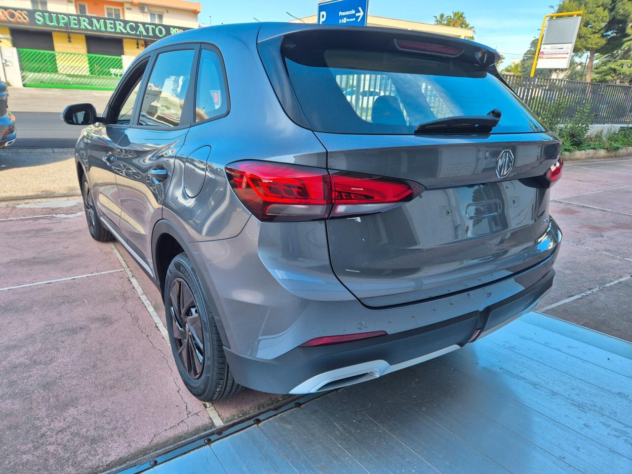 Mg ZS Standard Full Hybrid NUOVA