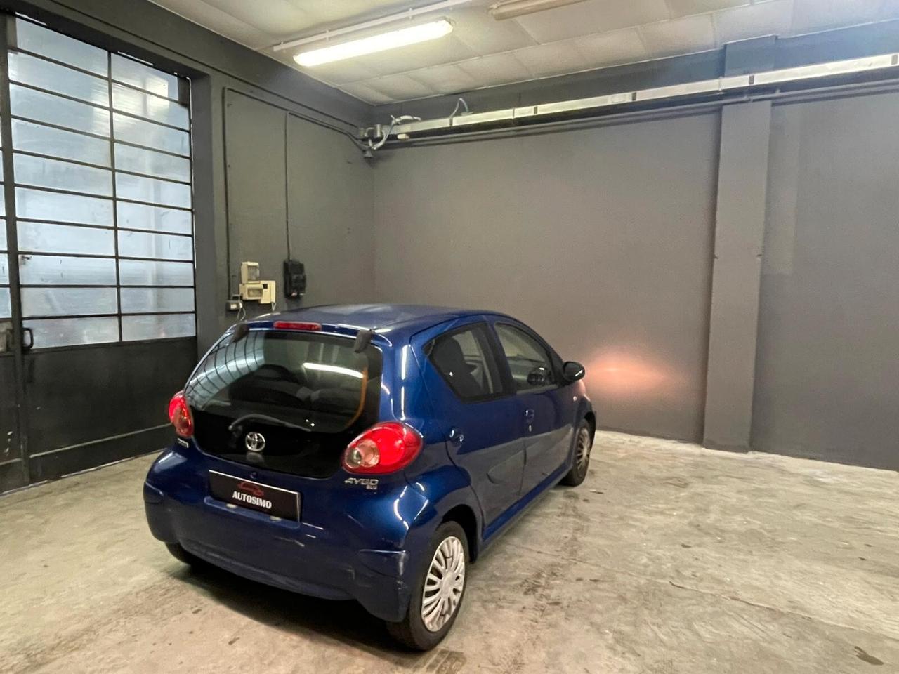 Toyota Aygo 1.0 12V VVT-i 5 porte Sol