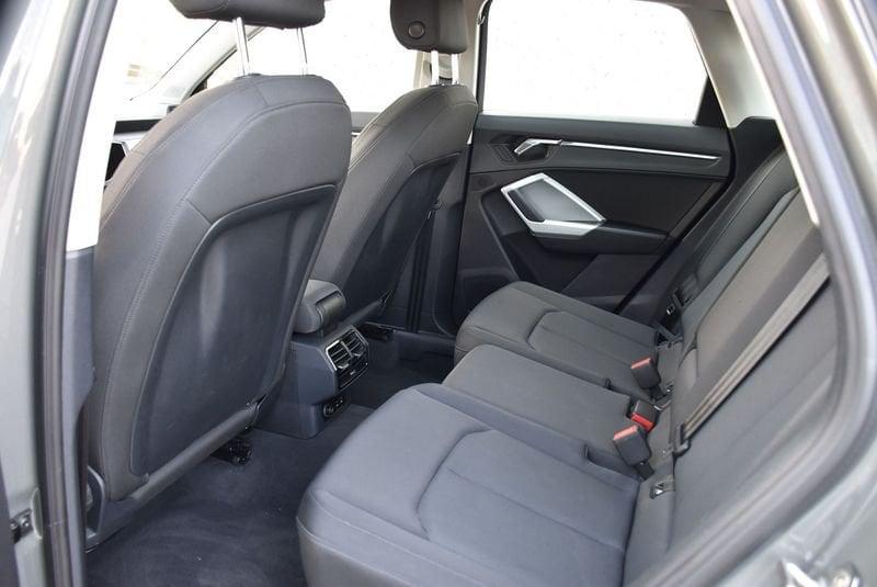 Audi Q3 35 TDI quattro S tronic Business *NAVI*