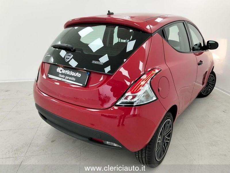 Lancia Ypsilon 1.0 FireFly 5 porte S&S Hybrid Ecochic Silver