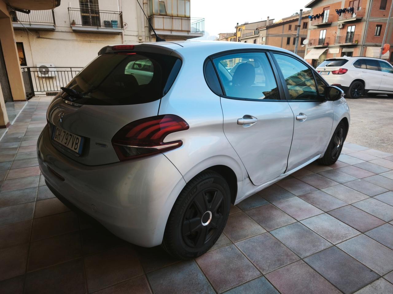 Peugeot 208 1.6 BlueHDi 75 CV