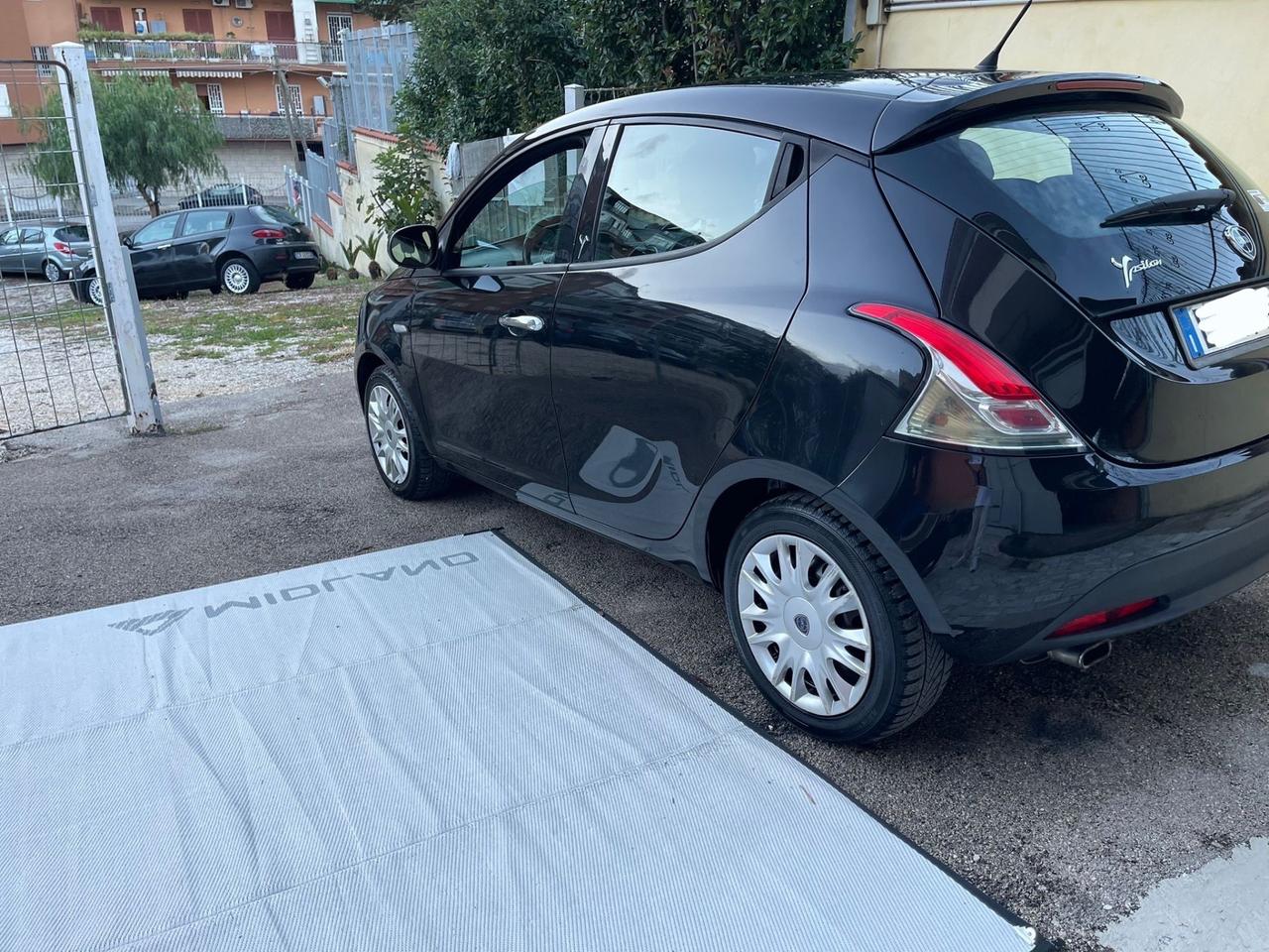 Lancia Ypsilon 1.2 69 CV 5 porte -12 MESI GARANZIA