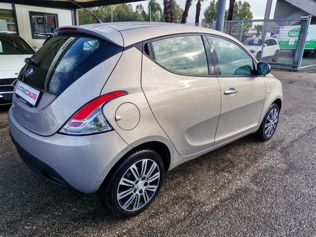 LANCIA Ypsilon 1.2 69 CV 5 porte Gold