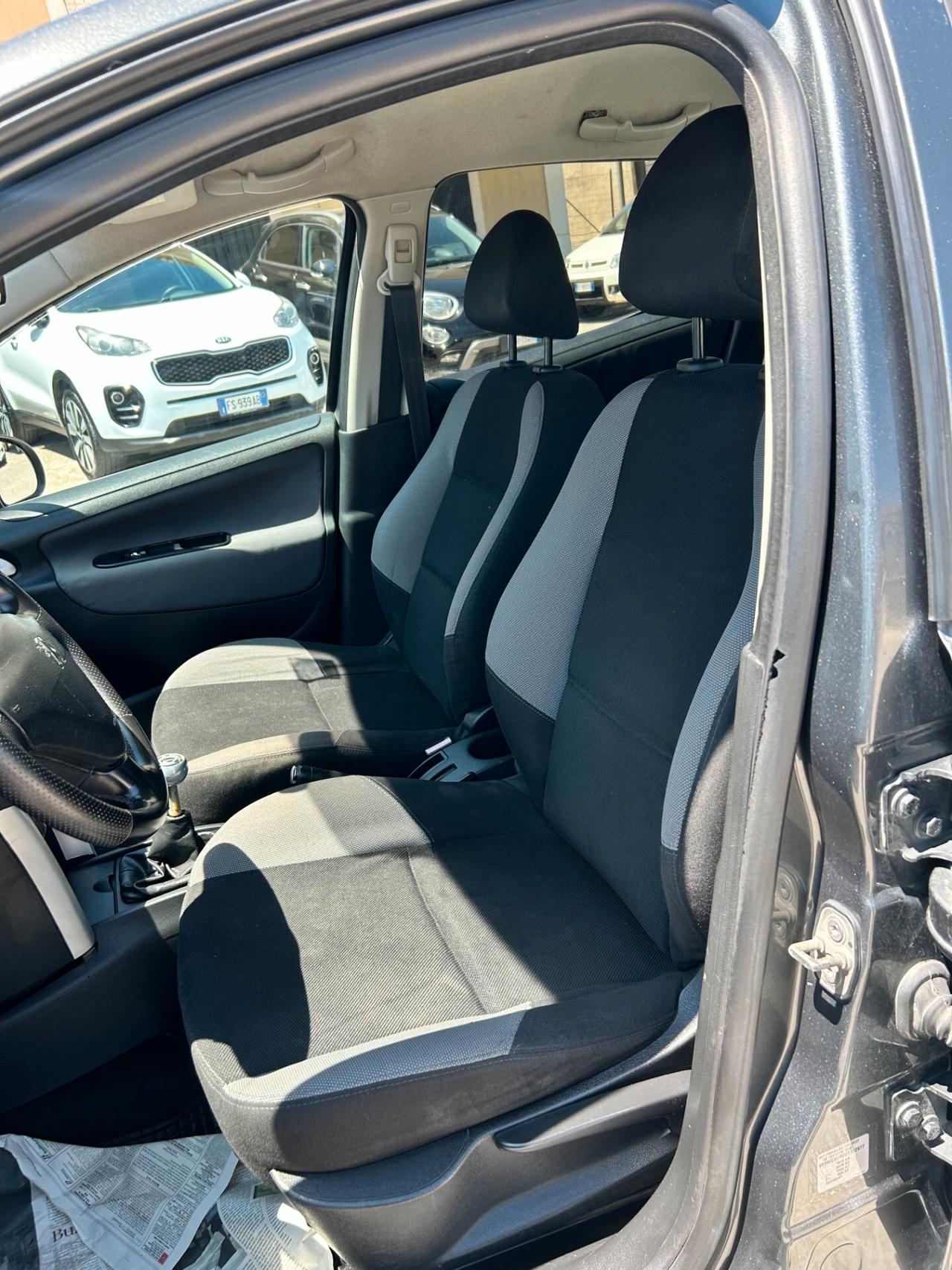 Peugeot 207 1.4 HDi 70CV 5p. Active - 2011