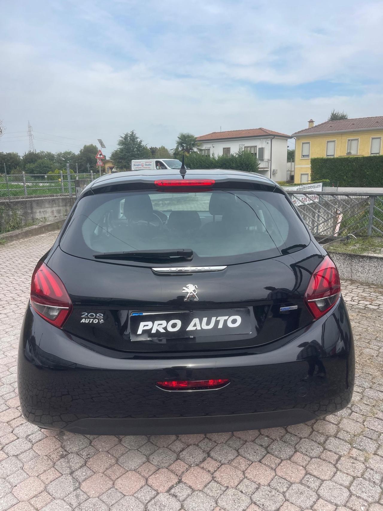 Peugeot 208 PureTech 82 5 porte Allure
