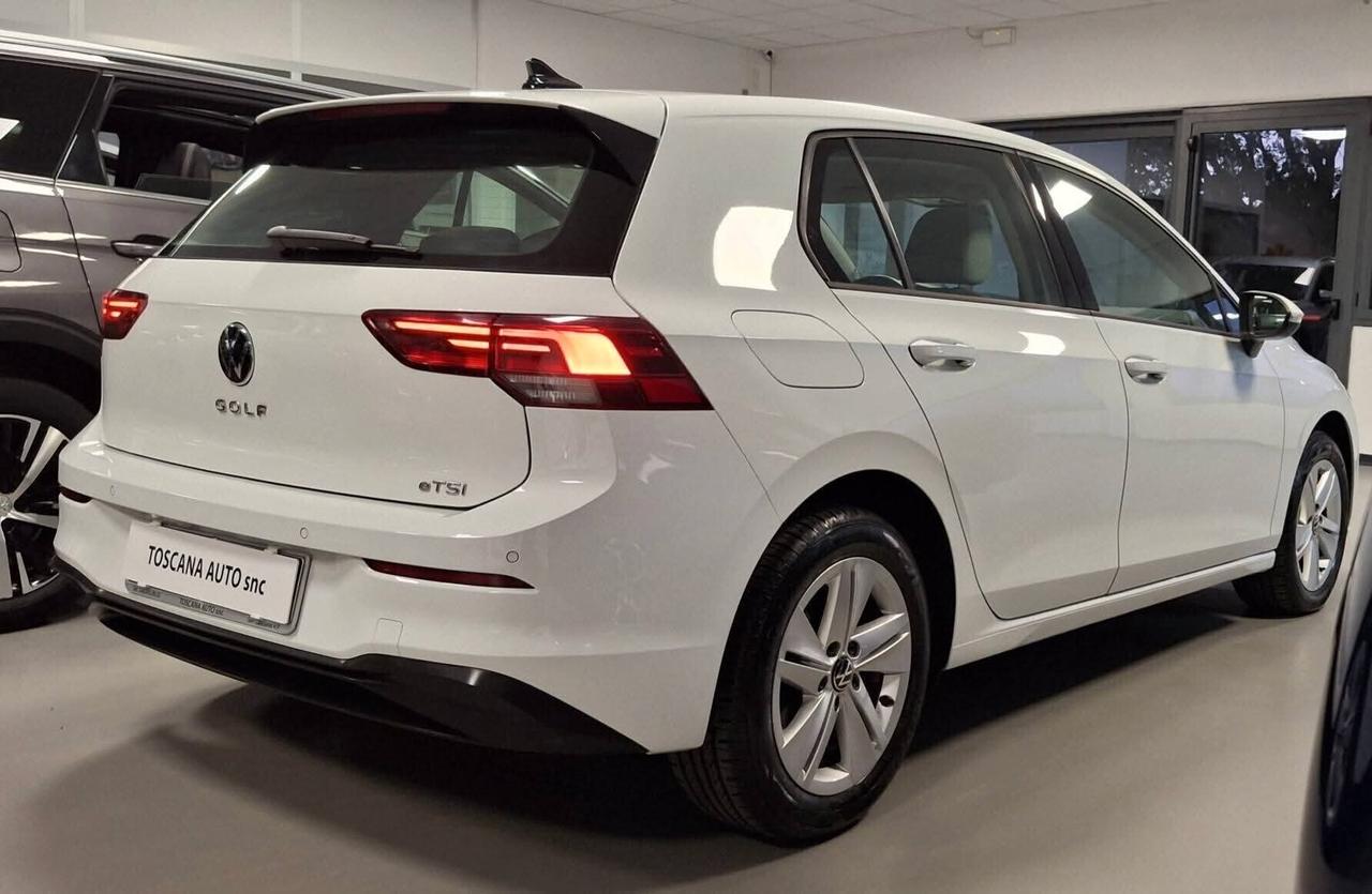 Volkswagen Golf 1.5 eTSI DSG virtual cockpit