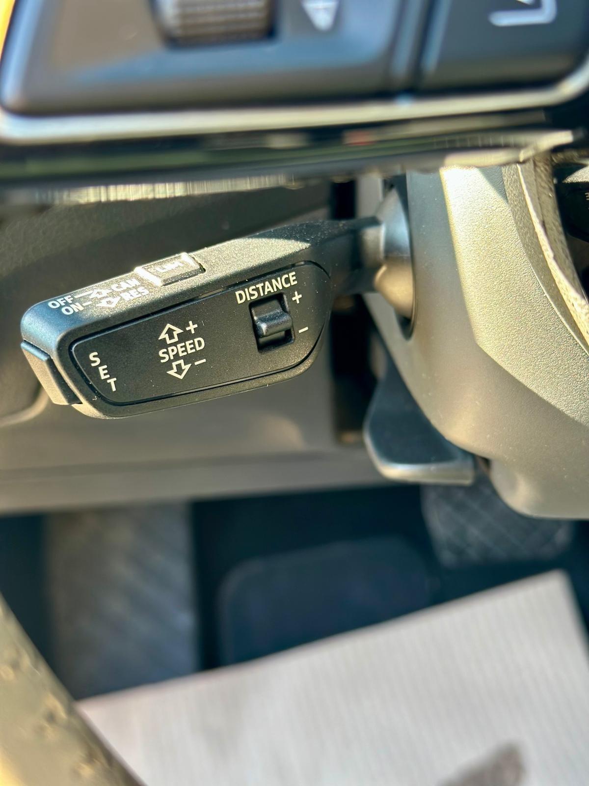 Audi Q2 30 TDI Identity Black