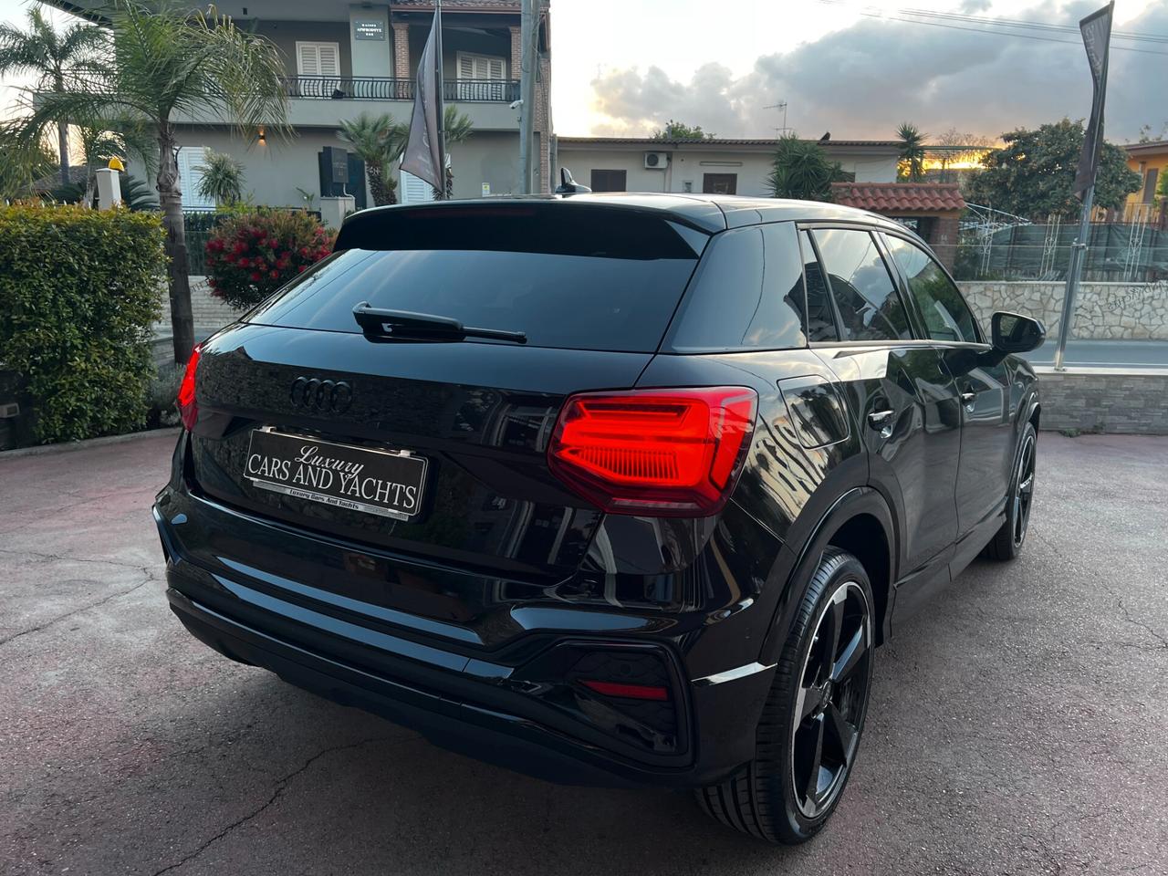 Audi Q2 35 TDI S tronic 2XS Line-TOTAL BLACK-FULL