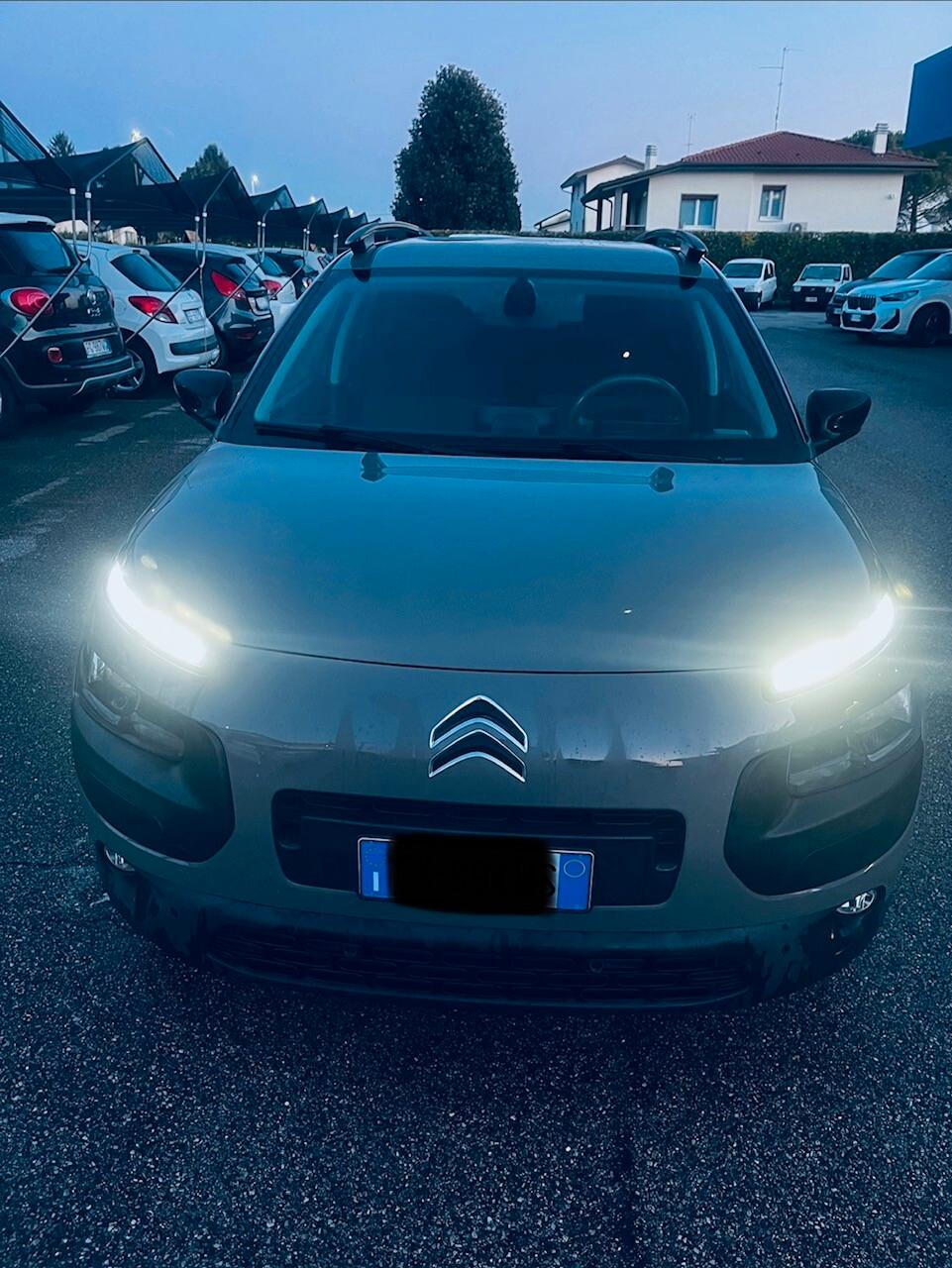 Citroen C4 Cactus BlueHDi 100 Shine