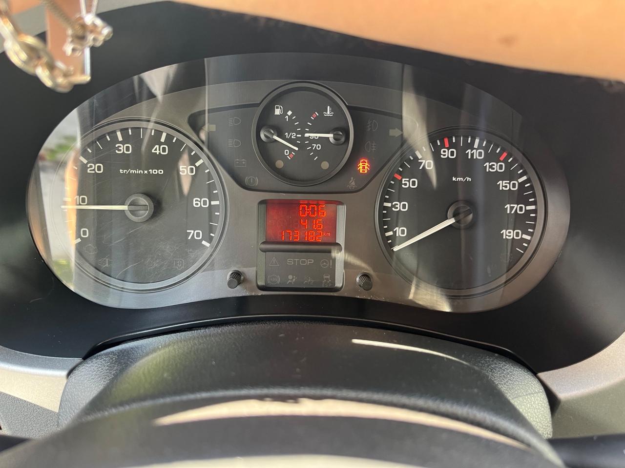 Peugeot Partner Tepee 1.6 VTi 120CV Outdoor GPL