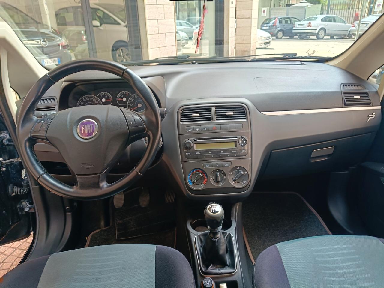 FIAT GRANDE PUNTO 1.2 5PORTE-NEOPATENTATI -Euro 4350
