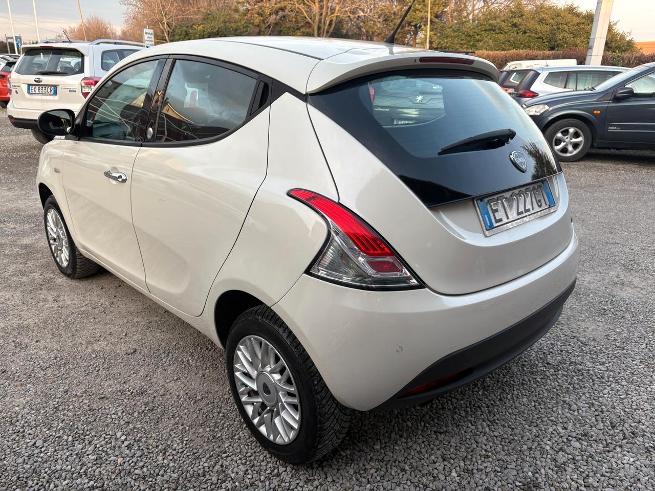 Lancia Ypsilon 0.9 Metano