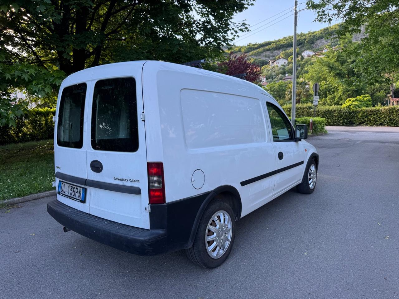 Opel combo 1.3 diesel manuale consumi bassi