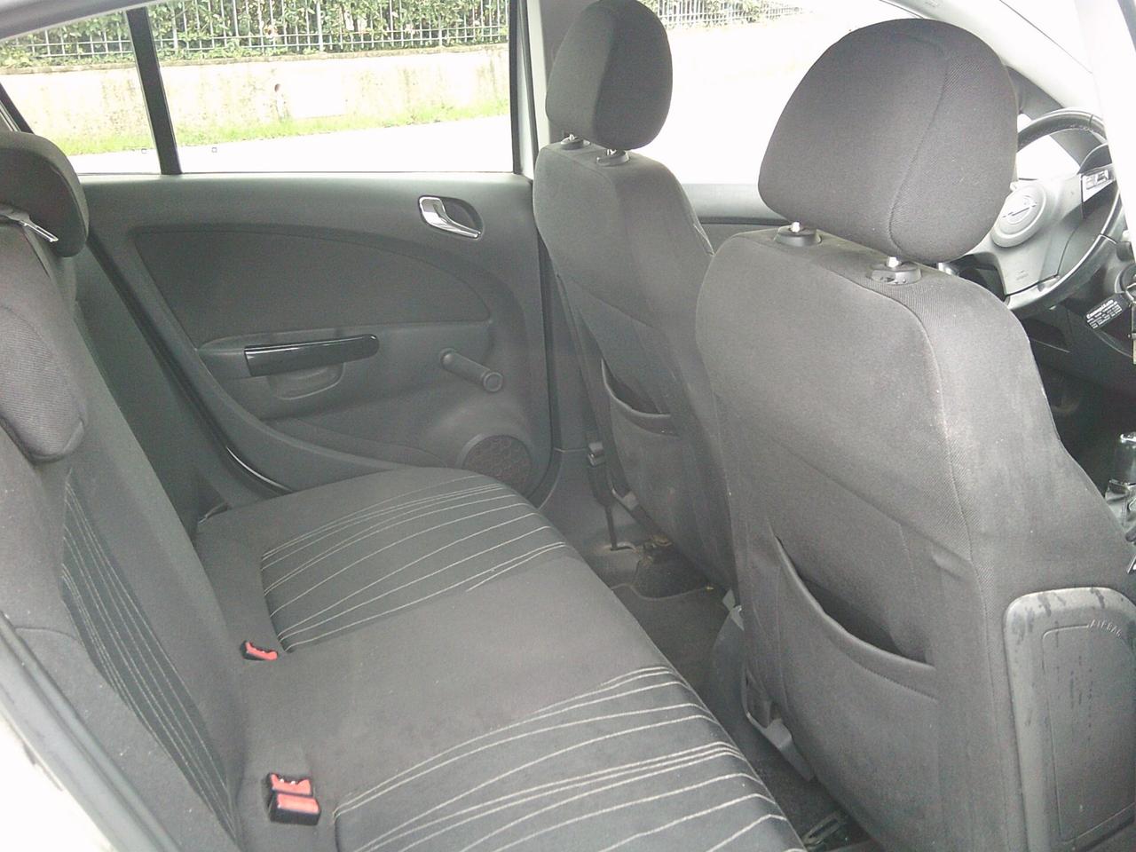 Opel Corsa 1.2 5 porte