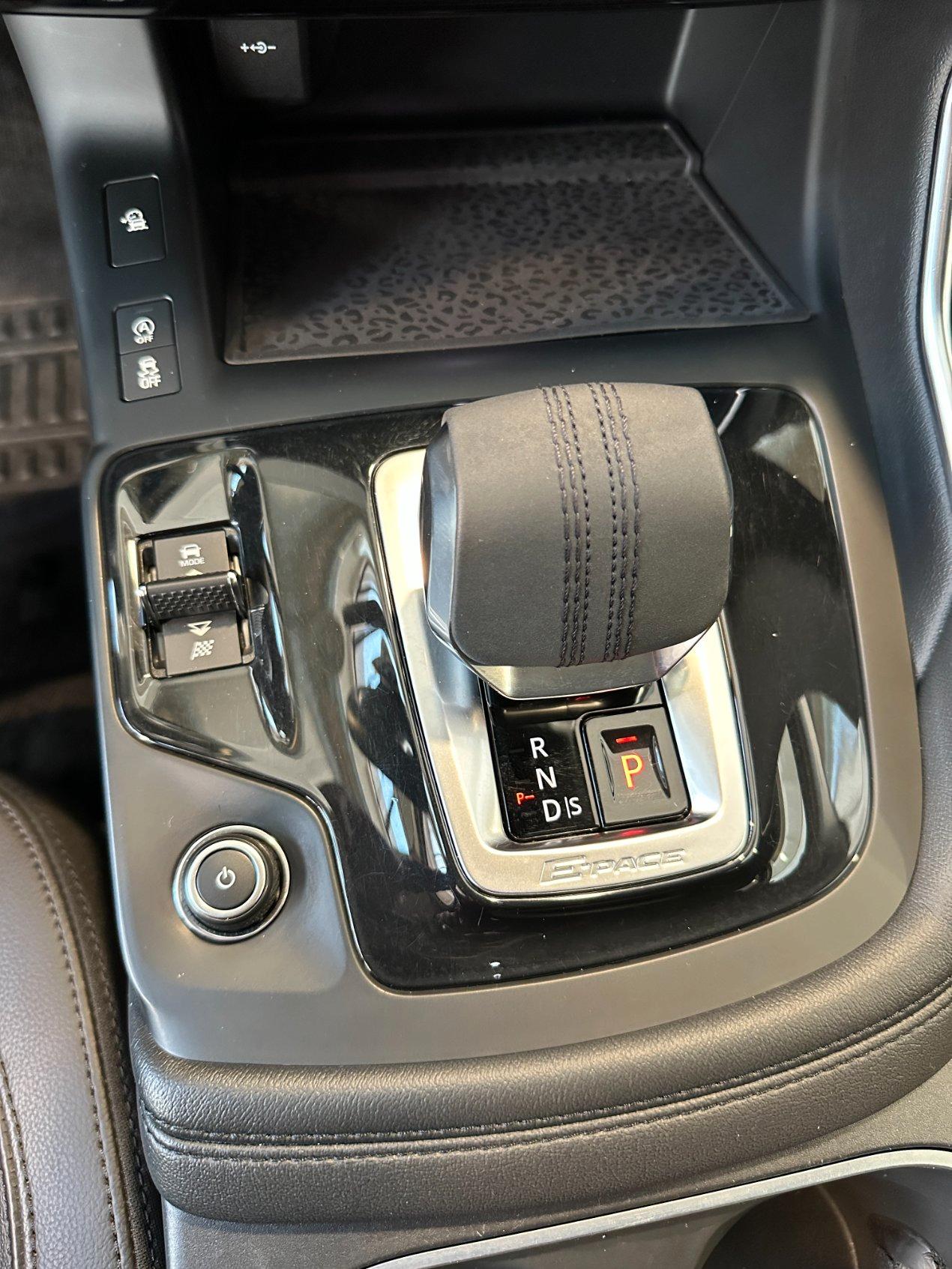 Jaguar E-Pace 2.0d i4 mhev SE awd 163cv auto-20"-Pelle-Camera 360