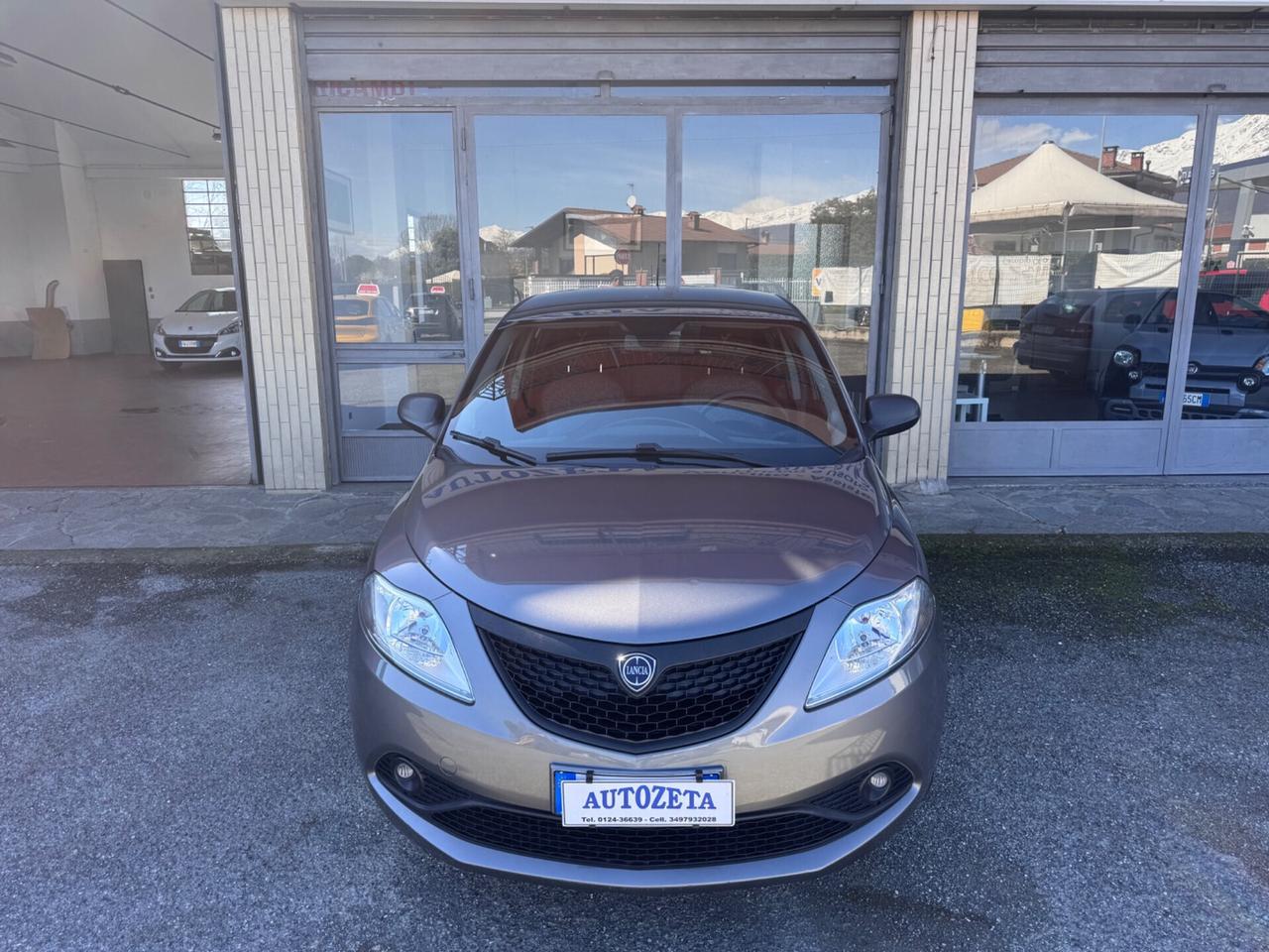 Lancia Ypsilon 1.2 69 CV 5 Black and Noir