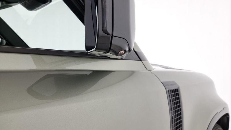 Land Rover Defender 110 3.0D I6 200 CV AWD Auto X-Dynamic SE