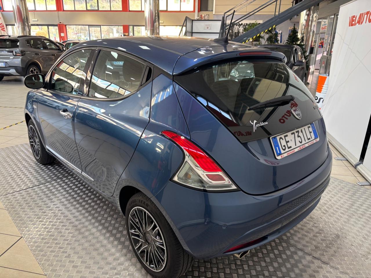 Lancia Ypsilon 1.0 FireFly 5 porte S&S Hybrid Ecochic Gold