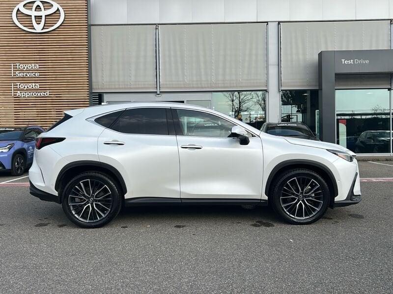 Lexus NX Hybrid Luxury 4WD