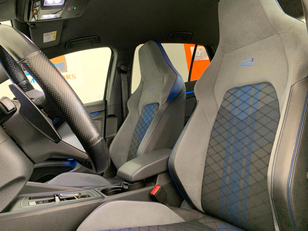 Volkswagen Golf 2.0 TSI DSG 4Motion R