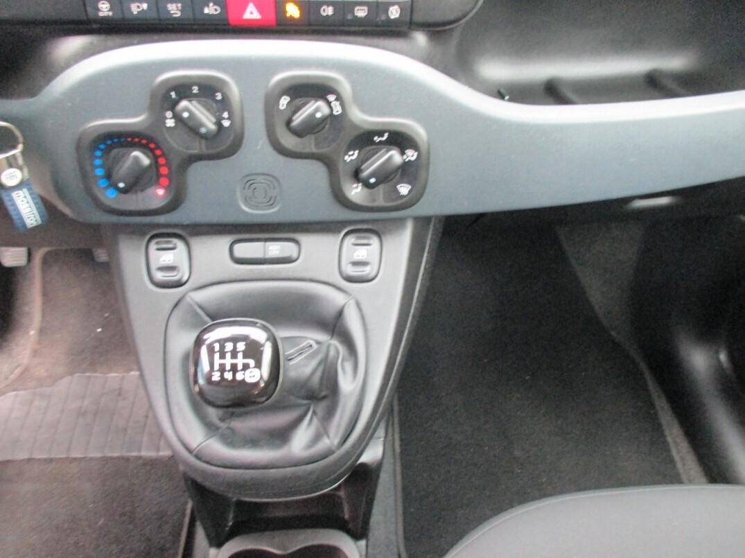 Fiat Panda 1.0 Hybrid Euro6 Per Neopatenteti