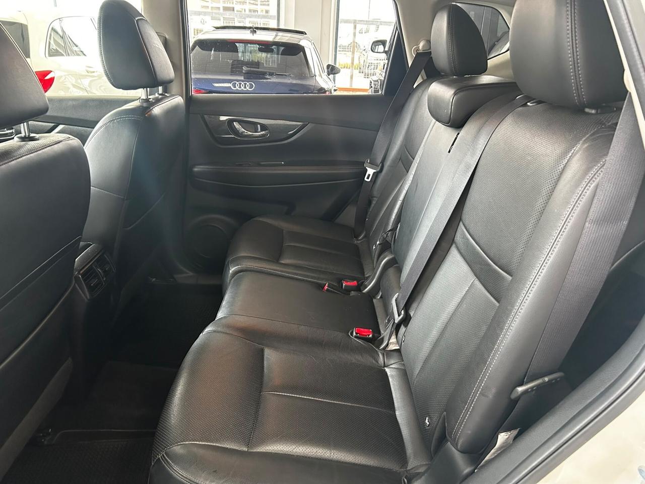 Nissan X-Trail 1.6D 4WD 7 POSTI FULL 2017