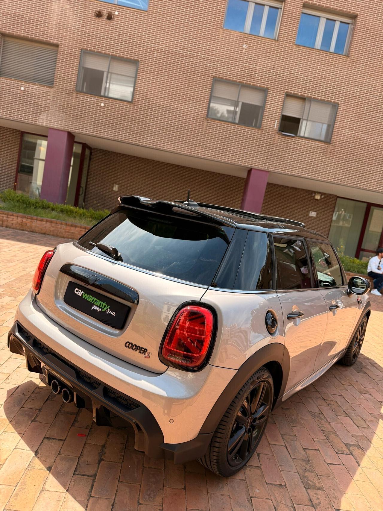 Mini Mini 2.0 John Cooper Works interno ed esterno