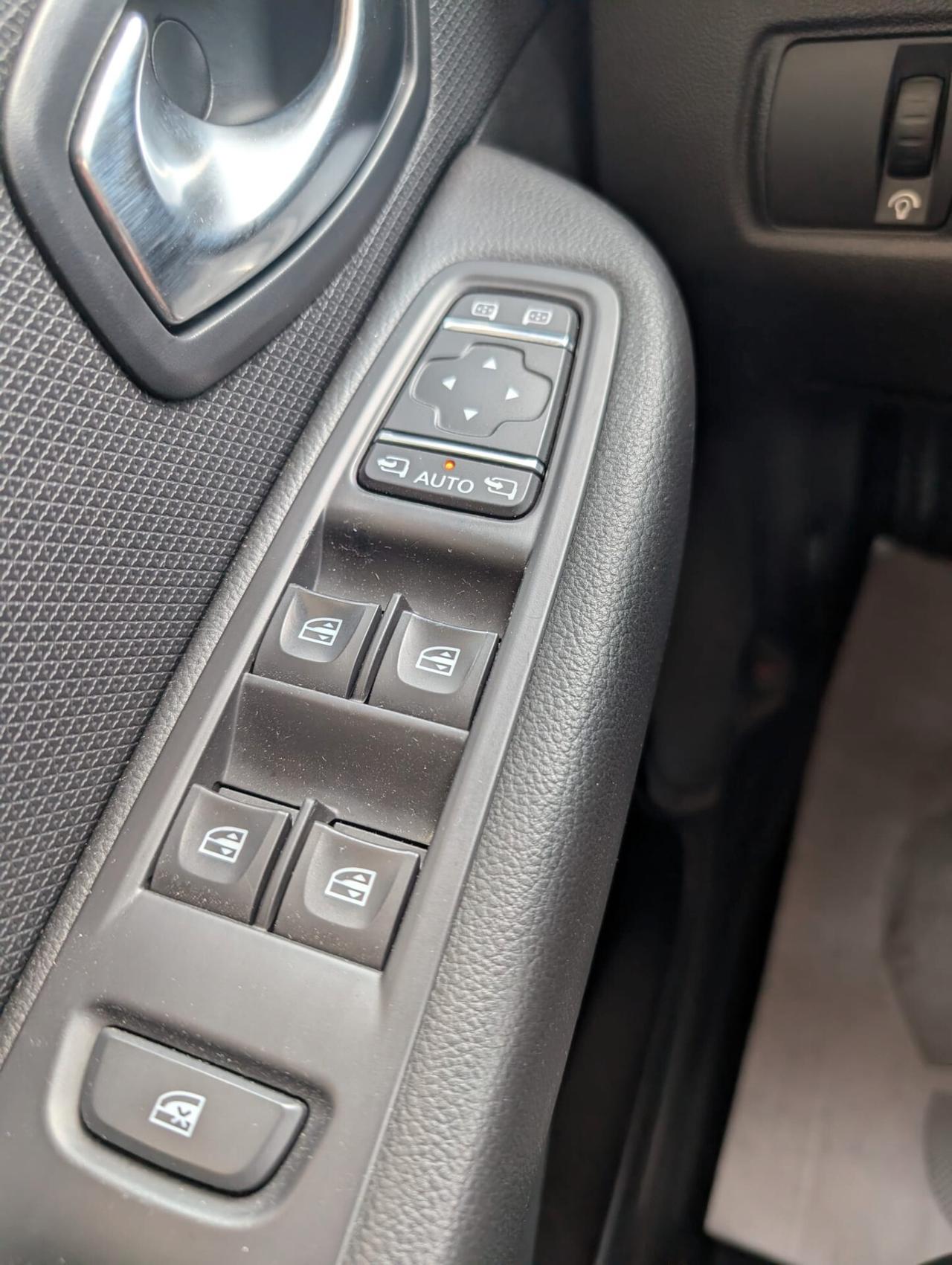 Renault Clio dCi 8V 90CV Start&Stop 5 porte Energy Intens -FINANZIAMENTO ANCHE SENZA BUSTA PAGA-