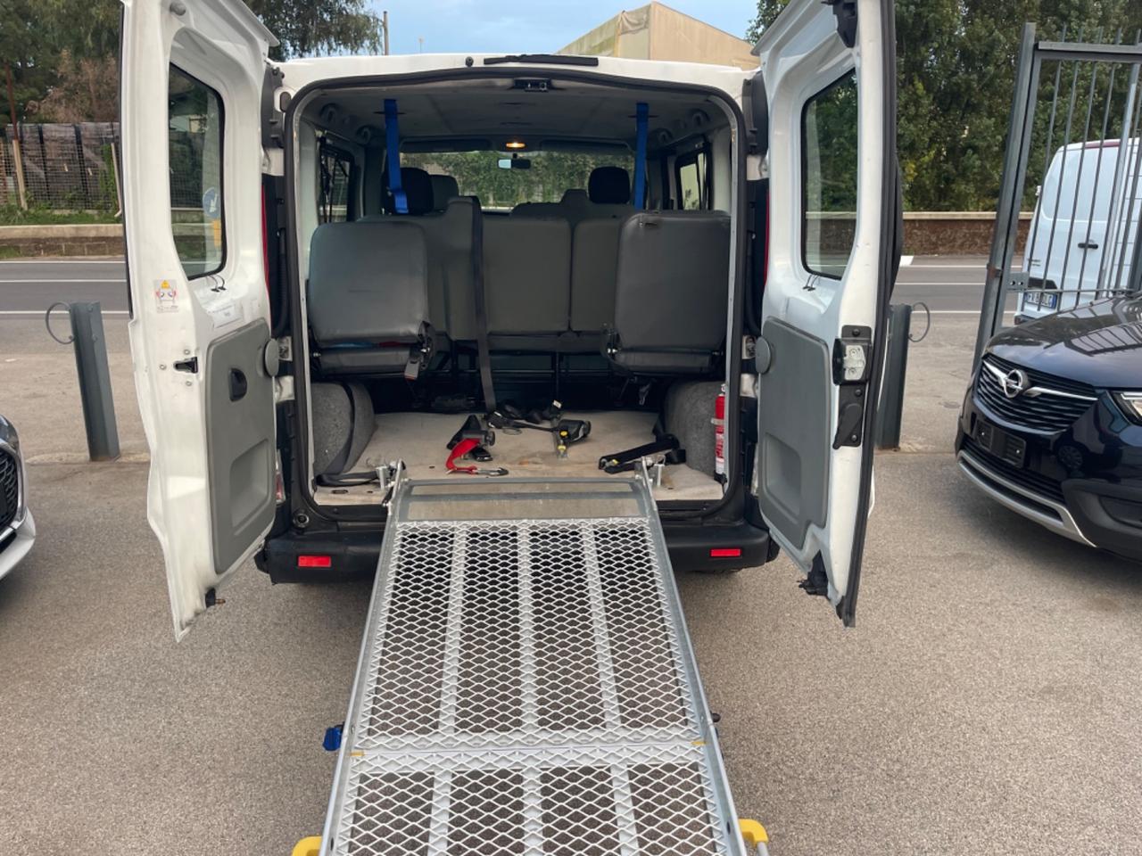 Renault Trafic 9 Posti Pedana disabili