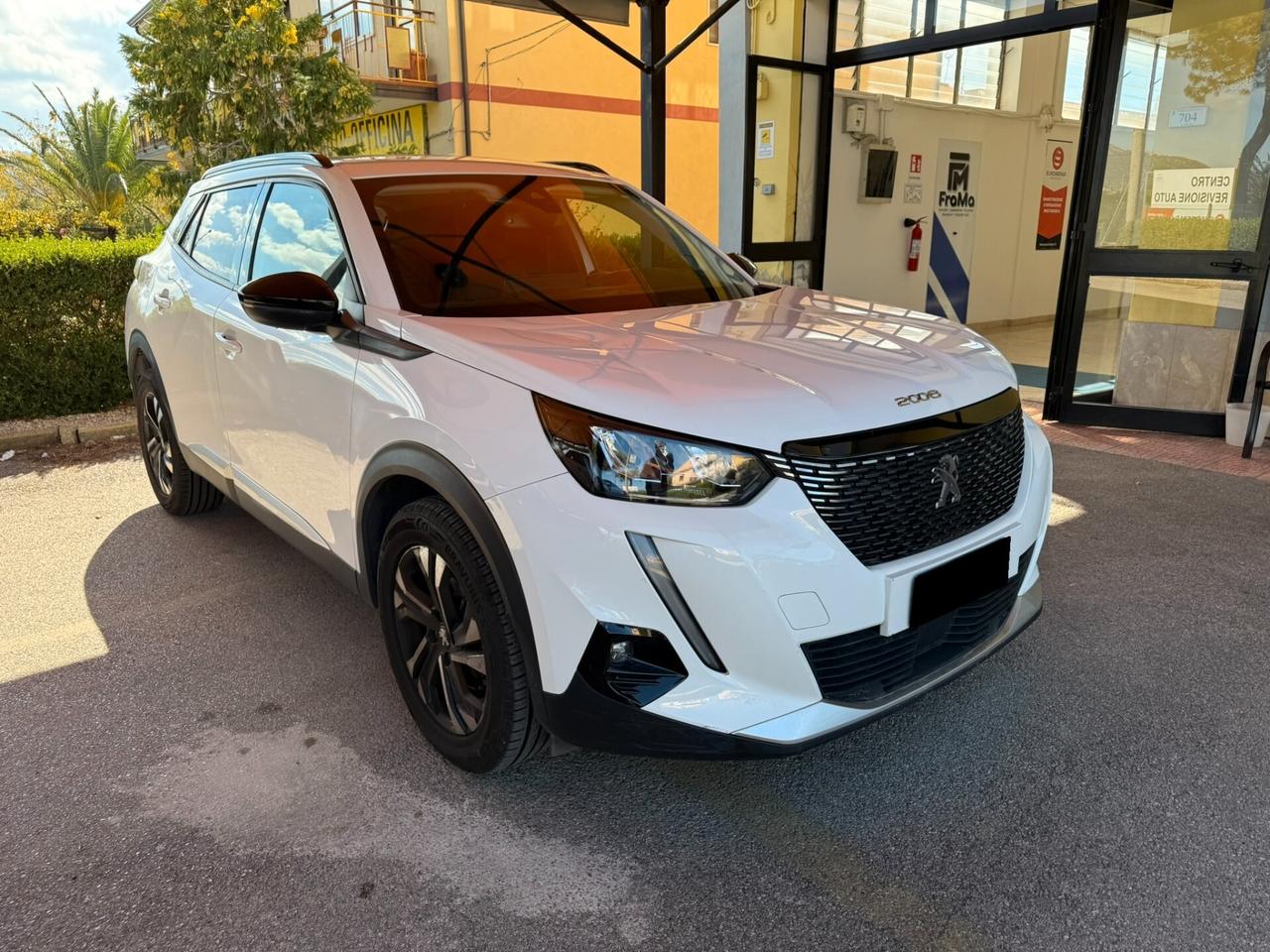 Peugeot 2008 BlueHDi 130 S&S EAT8 Allure