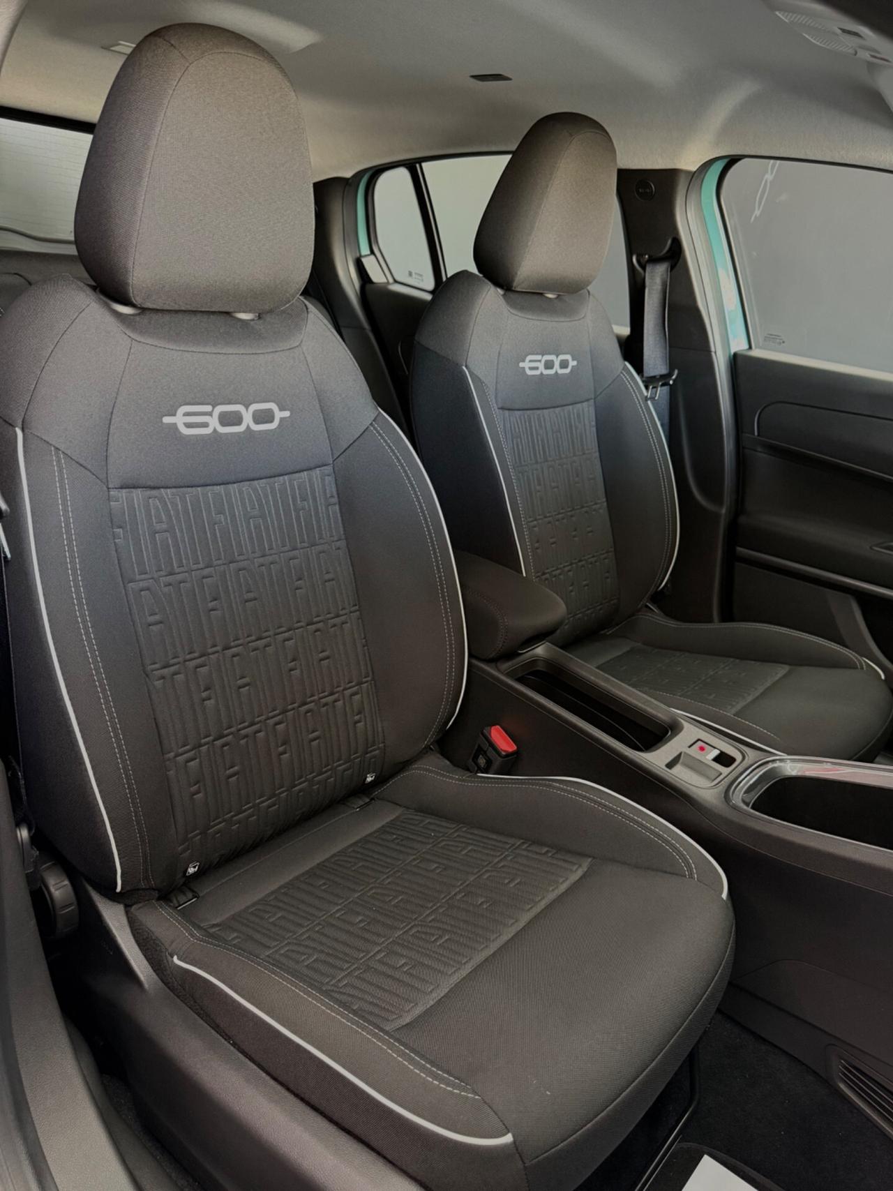 Fiat 600 1.2 Hybrid 145 CV DCT MHEV La Prima