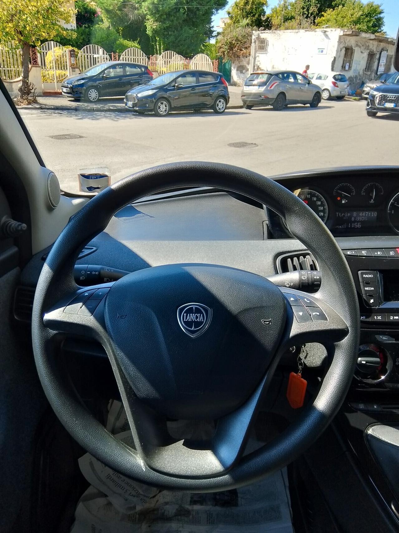 Lancia Ypsilon 1.2 69 CV 5 porte GPL Ecochic Gold